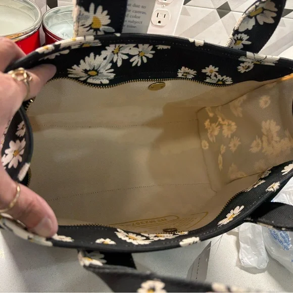 Coach Black & Gold Daisy Tote w/ Coach billfold & tags on purse.Purse NWT - Picture 4 of 7